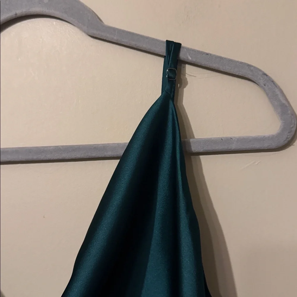 NWOT- Petal & Pup Cyprus Satin Slipdress, Emerald Green, size 14 - Picture 10 of 12